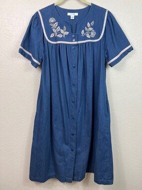 Go Softly Patio Denim Embroidery Short Sleeve Snap Front House Patio Dress Small